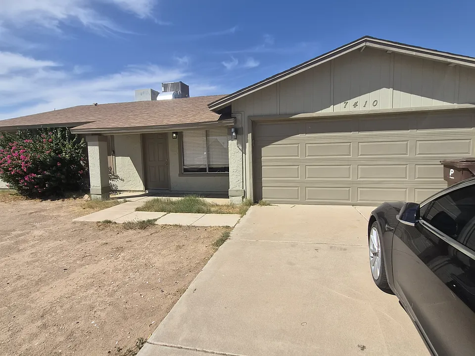 7410 W Vogel Ave
