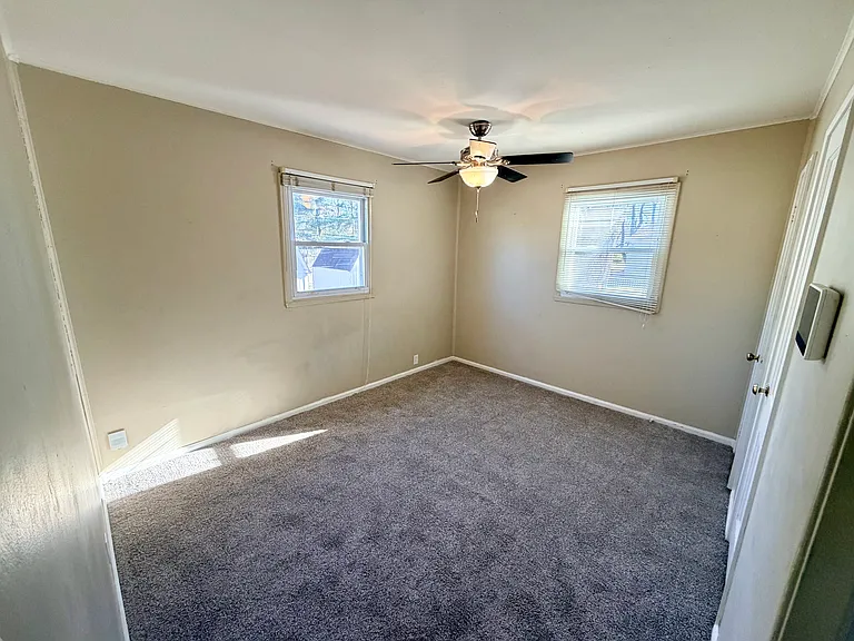 1031 S Parker Dr — Photo 6