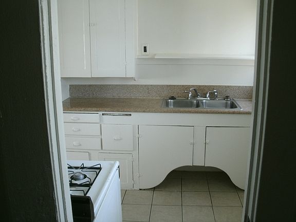 4th image of 371 Walnut Ave #377-B