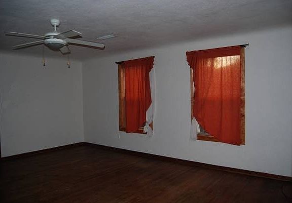 3rd image of 230 E Muriel St