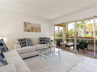 900 8th Ave S APT 102, Naples, FL 34102