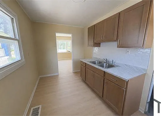 2 bed, 672 sqft, $1,500 — Photo 4