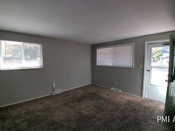 5th image of 902 Tulip St