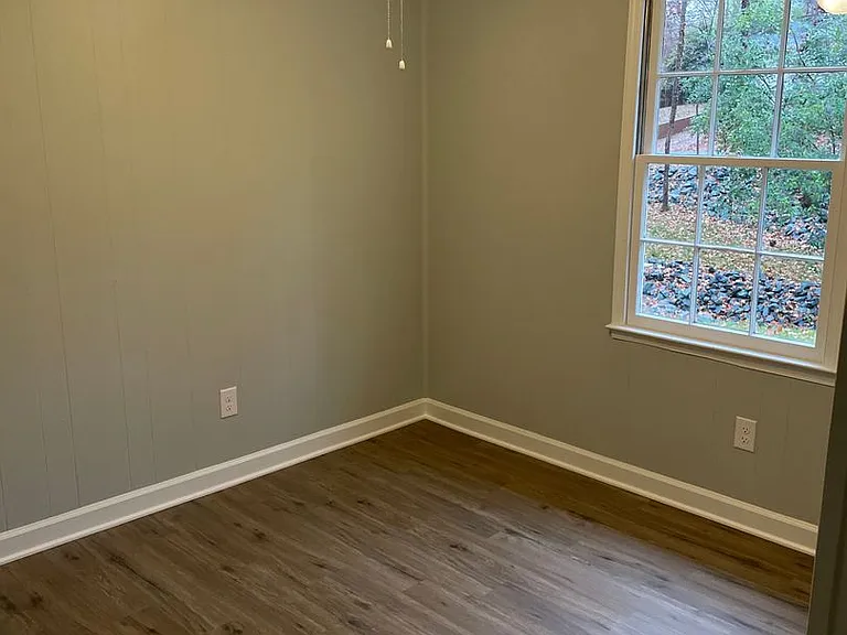 1009 Fenimore St — Photo 9