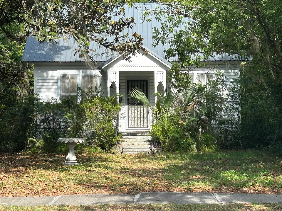 1022 NW 4th St