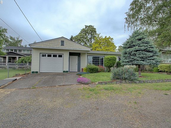 2nd image of 2326 E 14th St