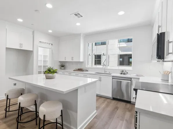 2652 Allium Way, Carlsbad, CA 92008