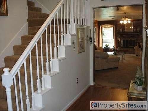 3rd image of 1914 Riverlawn Dr