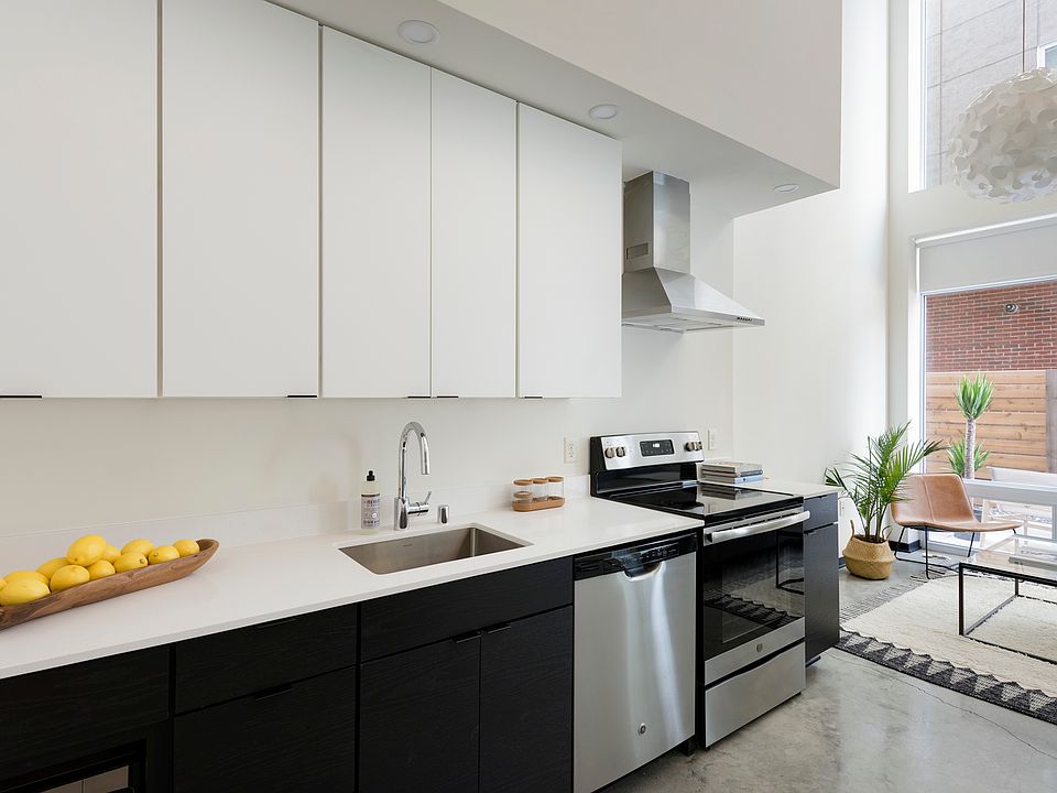 1st image of 3009 Holmes Ave #102