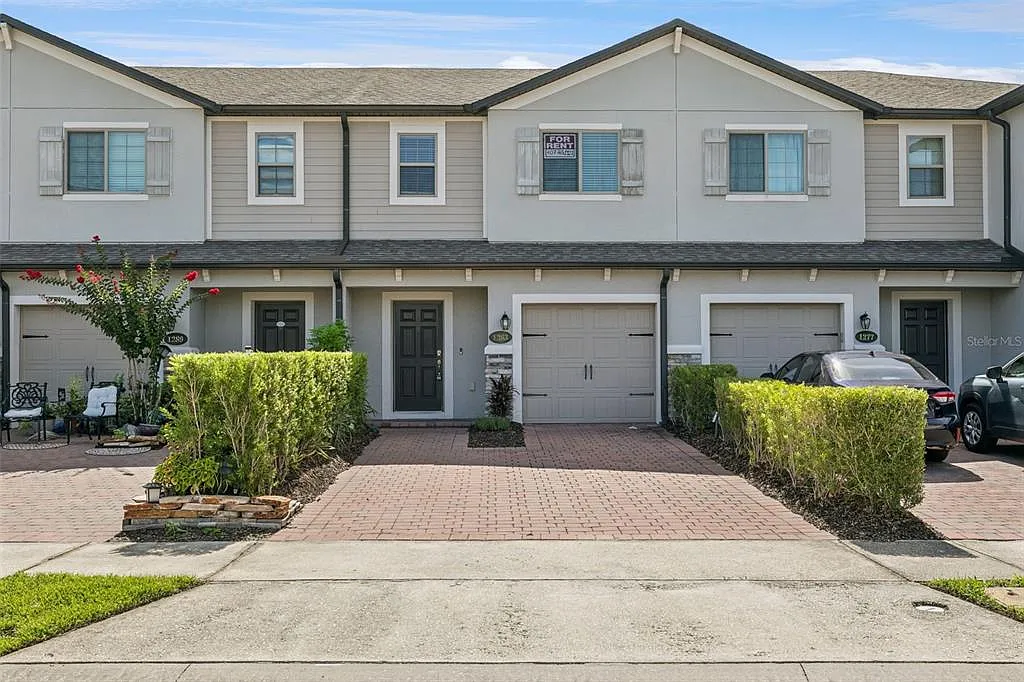 3 bed, 2.5 bath, 1451 sqft, $2,450 — Photo 1