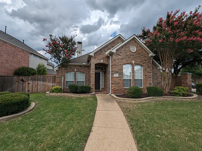 9200 Blue Water Dr — Photo 2