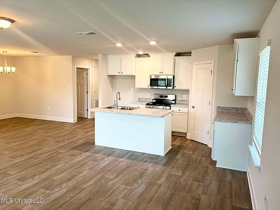 4th image of 14763 Aurora Ln