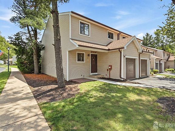 2nd image of 1 Lily Ct