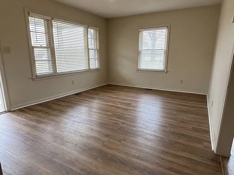 68 Monroe Ave — Photo 2