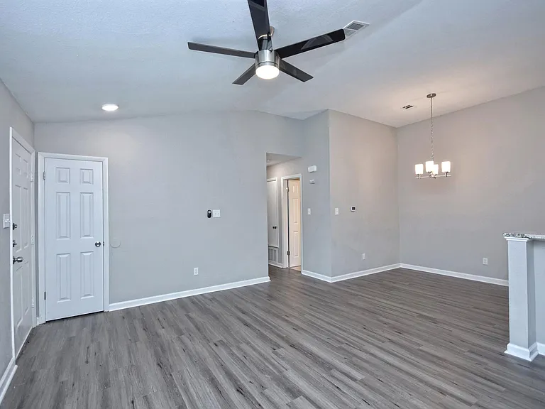 2302 Fuzz Fairway #B — Photo 7