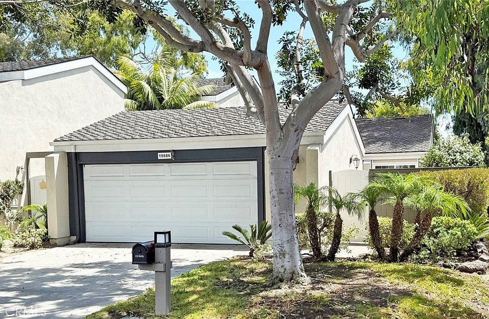 1st image of 19886 Waterview Ln