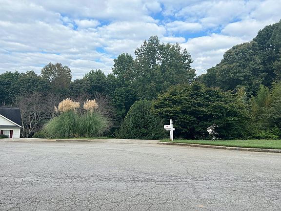 4th image of 4880 Hunt Club Dr