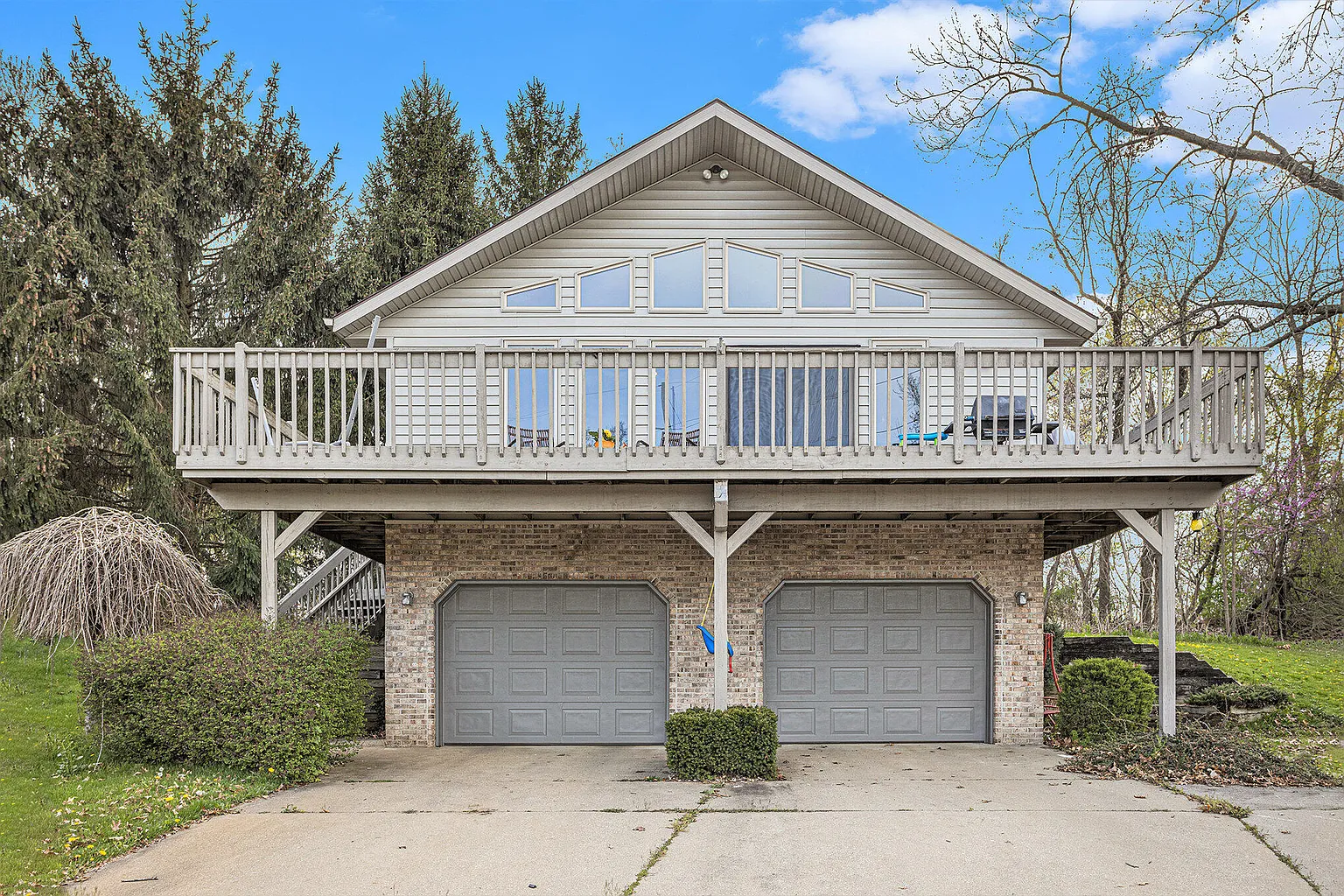 227 Jewell St photo 1