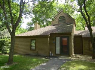 1 Farmstead Ln, Galena, IL 61036