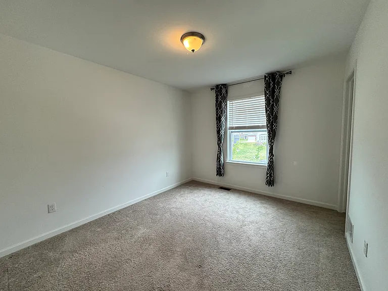 278 Springview St — Photo 35