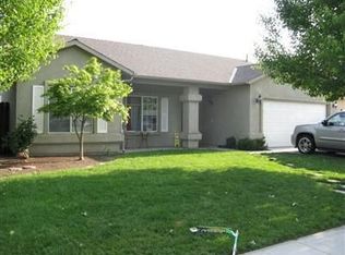 642 W Sunset St, Kingsburg, CA 93631