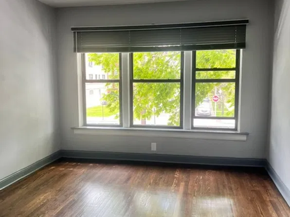 7046 Crandon, 7046 S Crandon Ave APT 212, Chicago, IL 60649