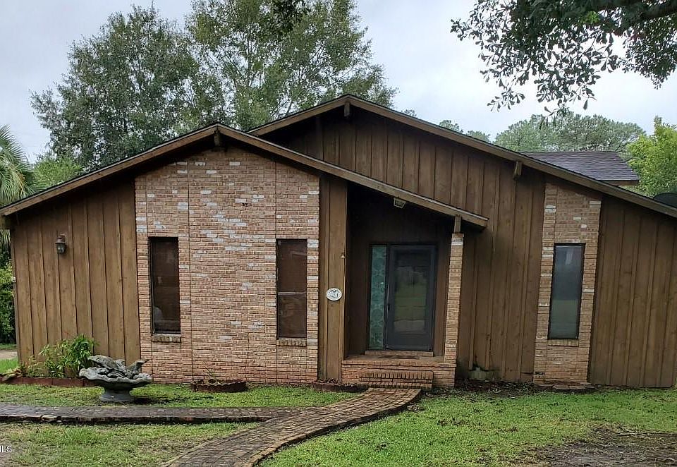1st image of 2701 Valleywood Dr