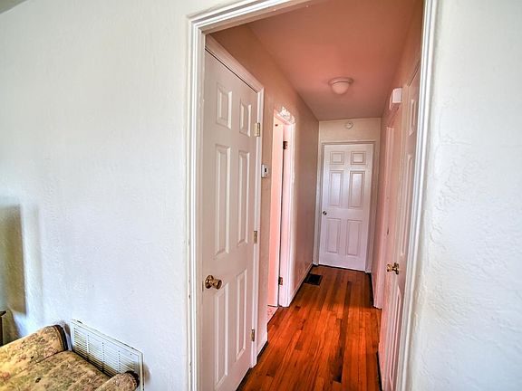 5th image of 97 Kenilworth Ave