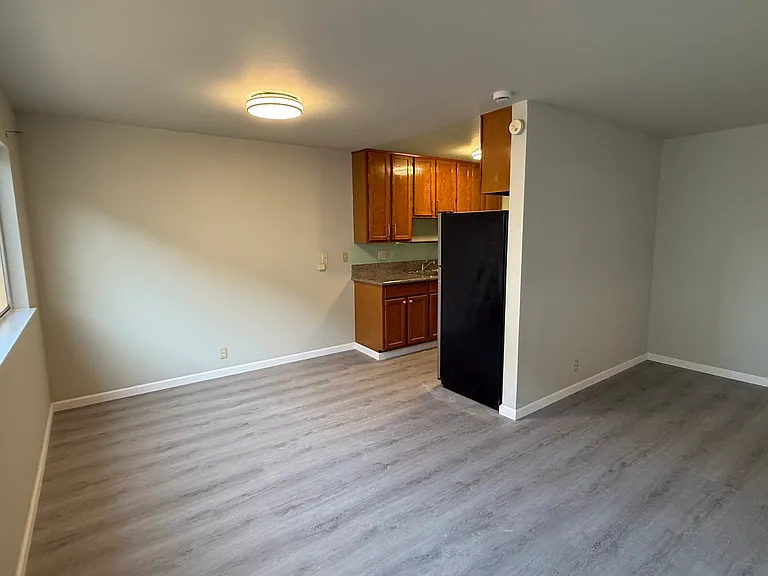 100 Elm St — Photo 14