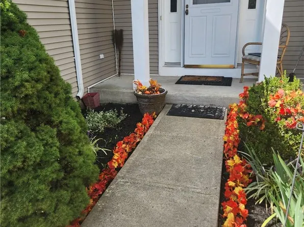 15 Deer Crossing Drive, Fishkill, NY 12524