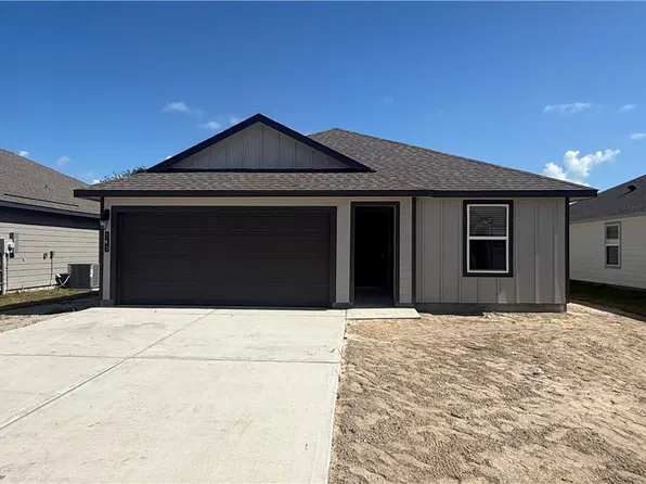 113 Grenada Dr, Rockport, TX 78382