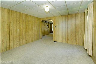 4th image of 40 Burgess Dr