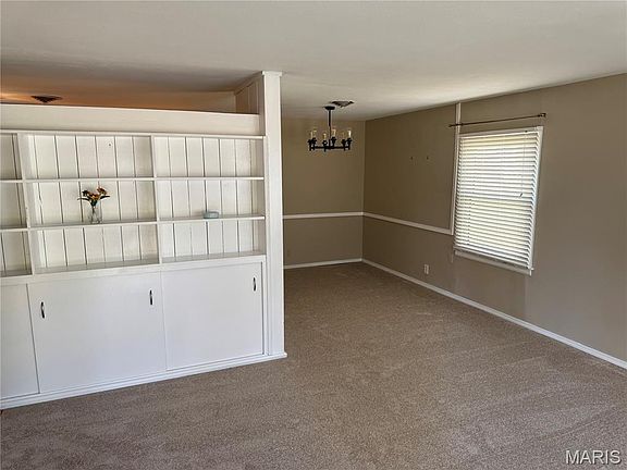 3rd image of 1209 Woodgate Dr