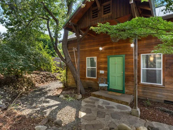 430 S 5th St, Jacksonville, OR 97530