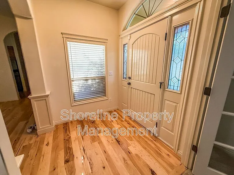 2328 E Satterfield St — Photo 22