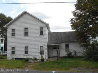142 5th St, Mayfield, PA 18433