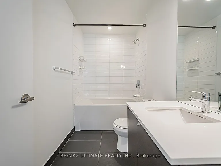 32 Camden St #906 — Photo 18