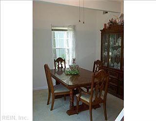 4th image of 140 King Henry Way