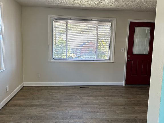 5th image of 9642 Mason Ave