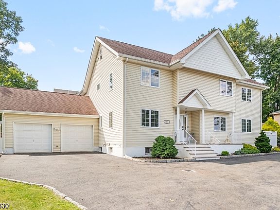 2nd image of 1553 Alps Rd