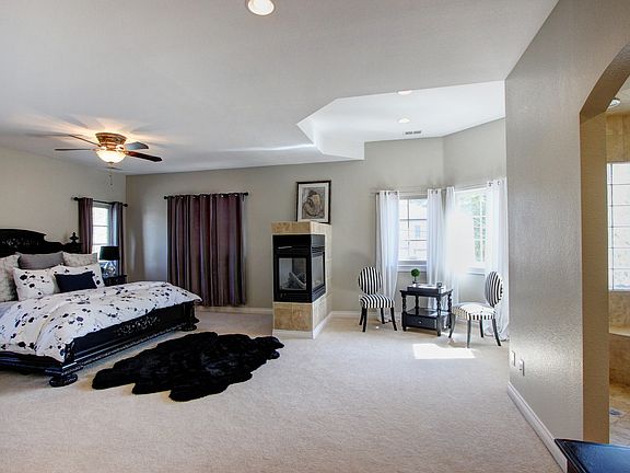 3rd image of 1510 S University Blvd