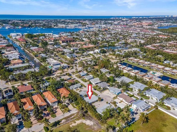 1780 Smugglers CV #A & B, NAPLES, FL 34112