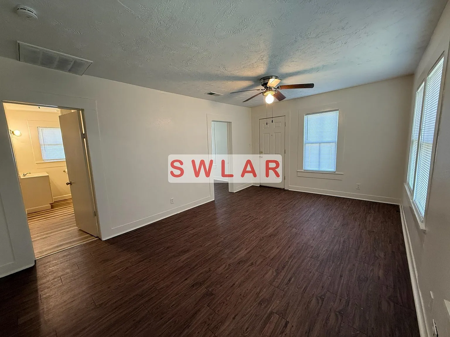 3 bed, 1.5 bath, 1100 sqft, $1,150 — Photo 3
