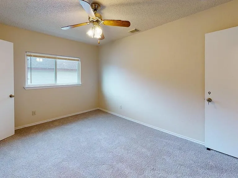 2166 Mossy Creek Dr — Photo 16