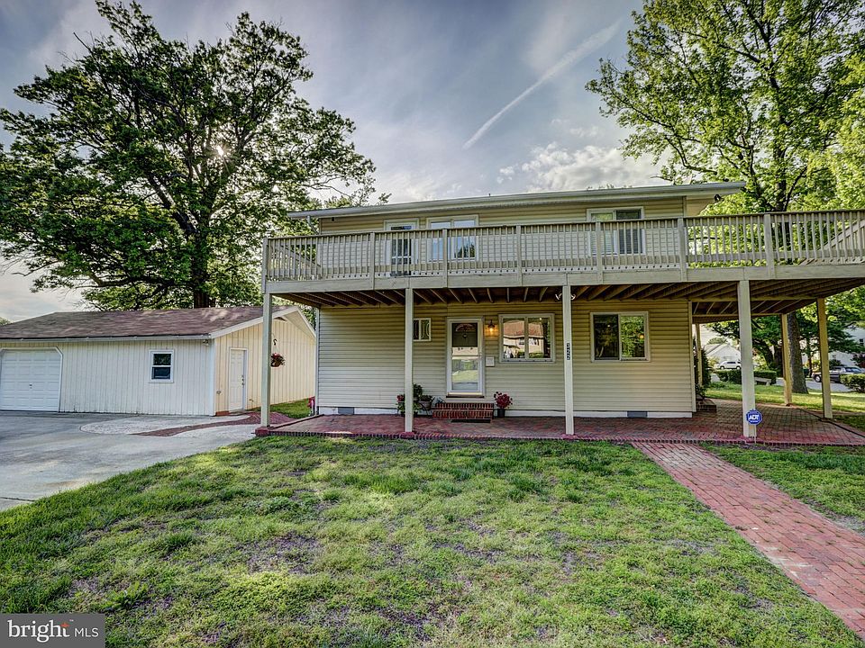 1st image of 322 S Golfwood Ave