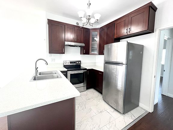3rd image of 1441 Manhattan Beach Blvd APT 5