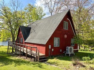 45601 Peninsula Dr E, Grand Junction, MI 49056