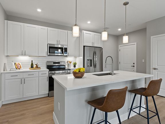 5th image of 298 Main Street #2F