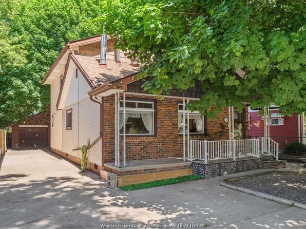 3648 King St, Windsor, ON N9C 1P5