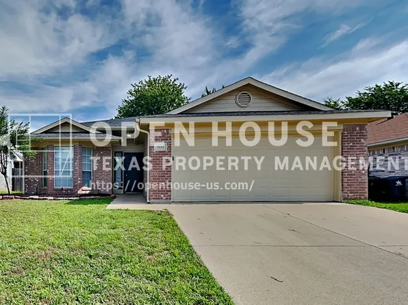 5611 Northstar Ln, Arlington, TX 76017